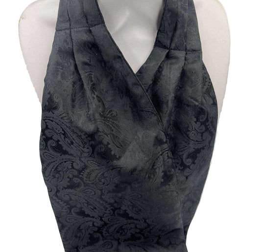 Classical vintage black paisley patterned cravar
