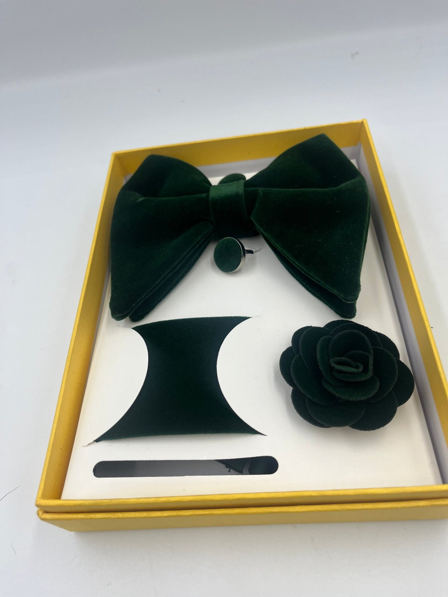 Steanpunkgear green velvet bowtie, hanky and cufflink setp