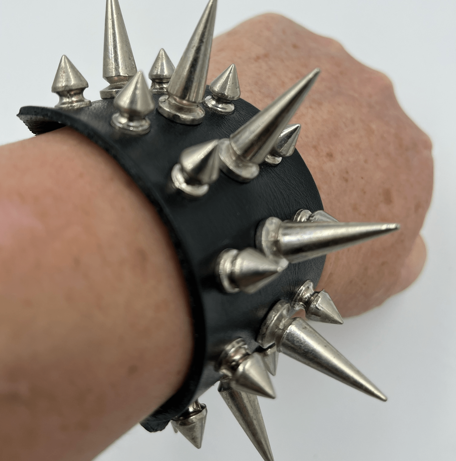 ginzi leather chain band bracelet punk 棘 Punk Rock Genuine leather Goth Bracelet With Metal Spikes