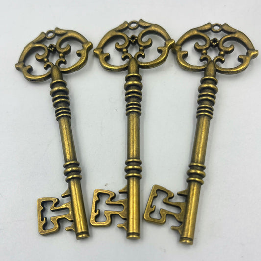 Set Of 3 units: Steampunk Metal Antique Style keys