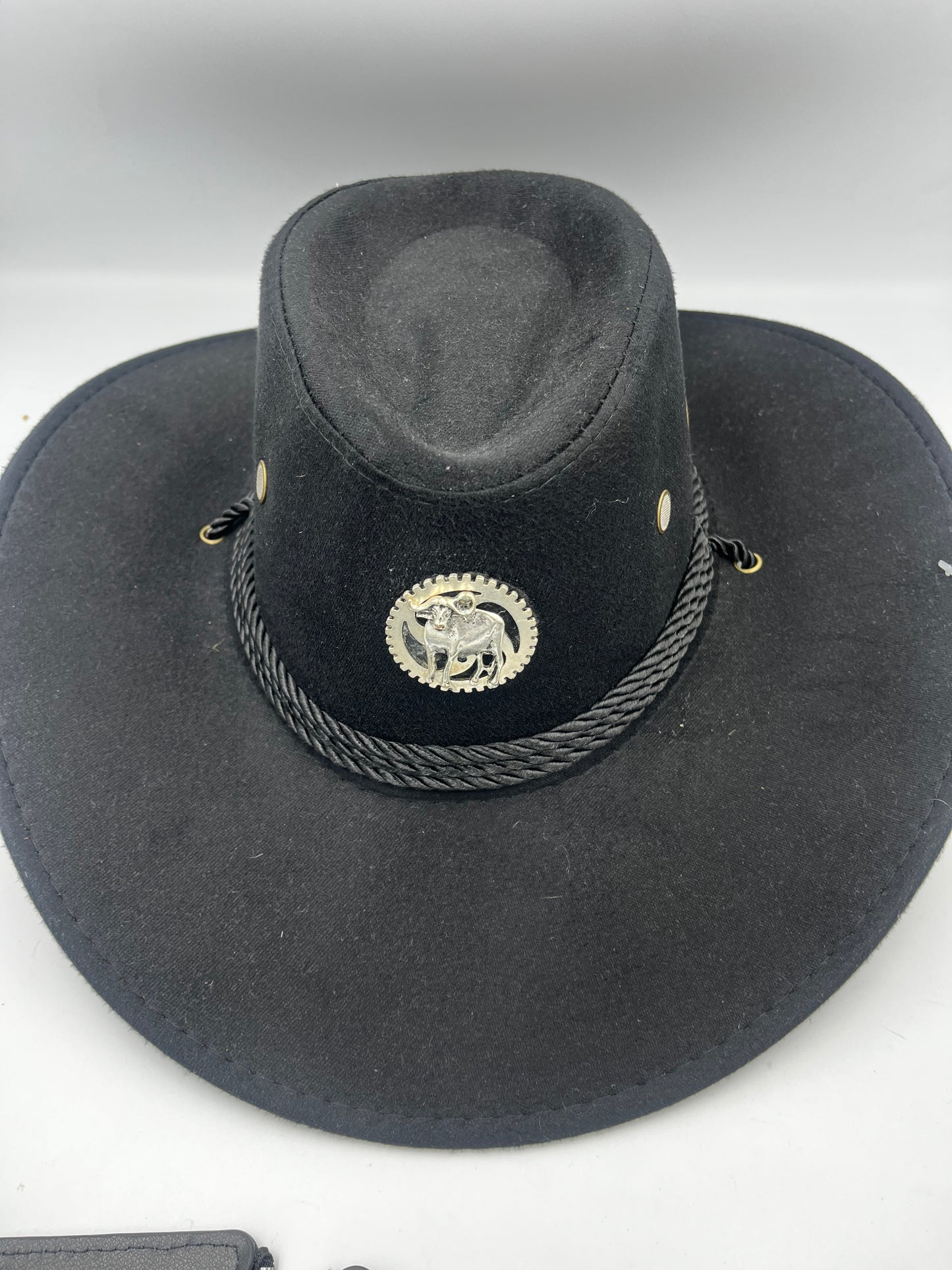 Steampunk cowboy hat, black with badge
