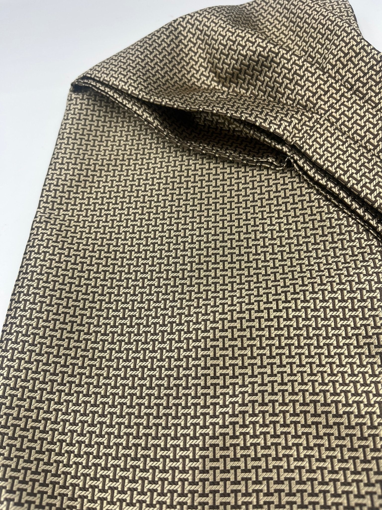 premium mens cravat, beige, gold, black pattern_Steampunkgear