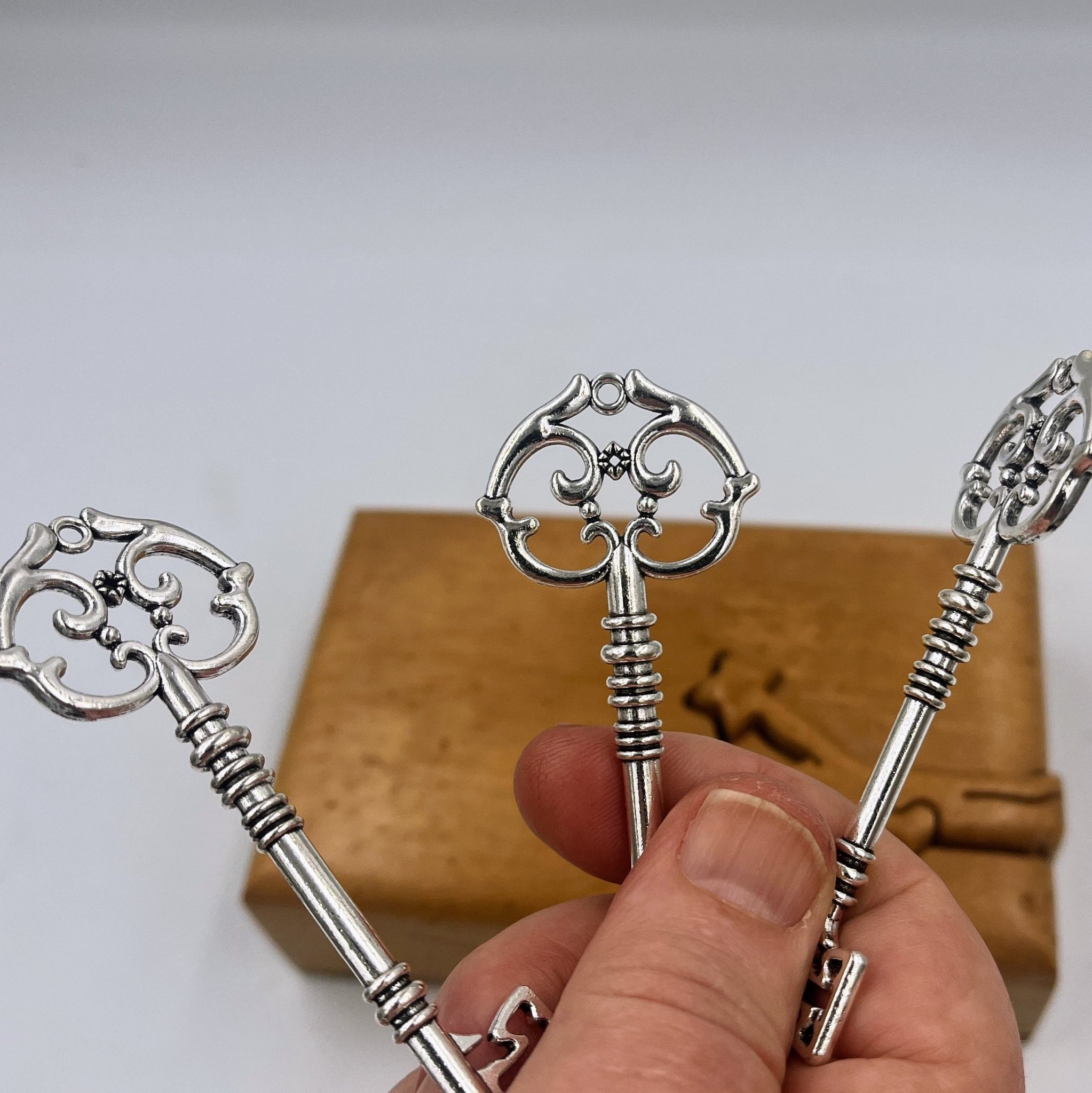 Set Of 3 units: Silver Steampunk Metal Antique Style keys