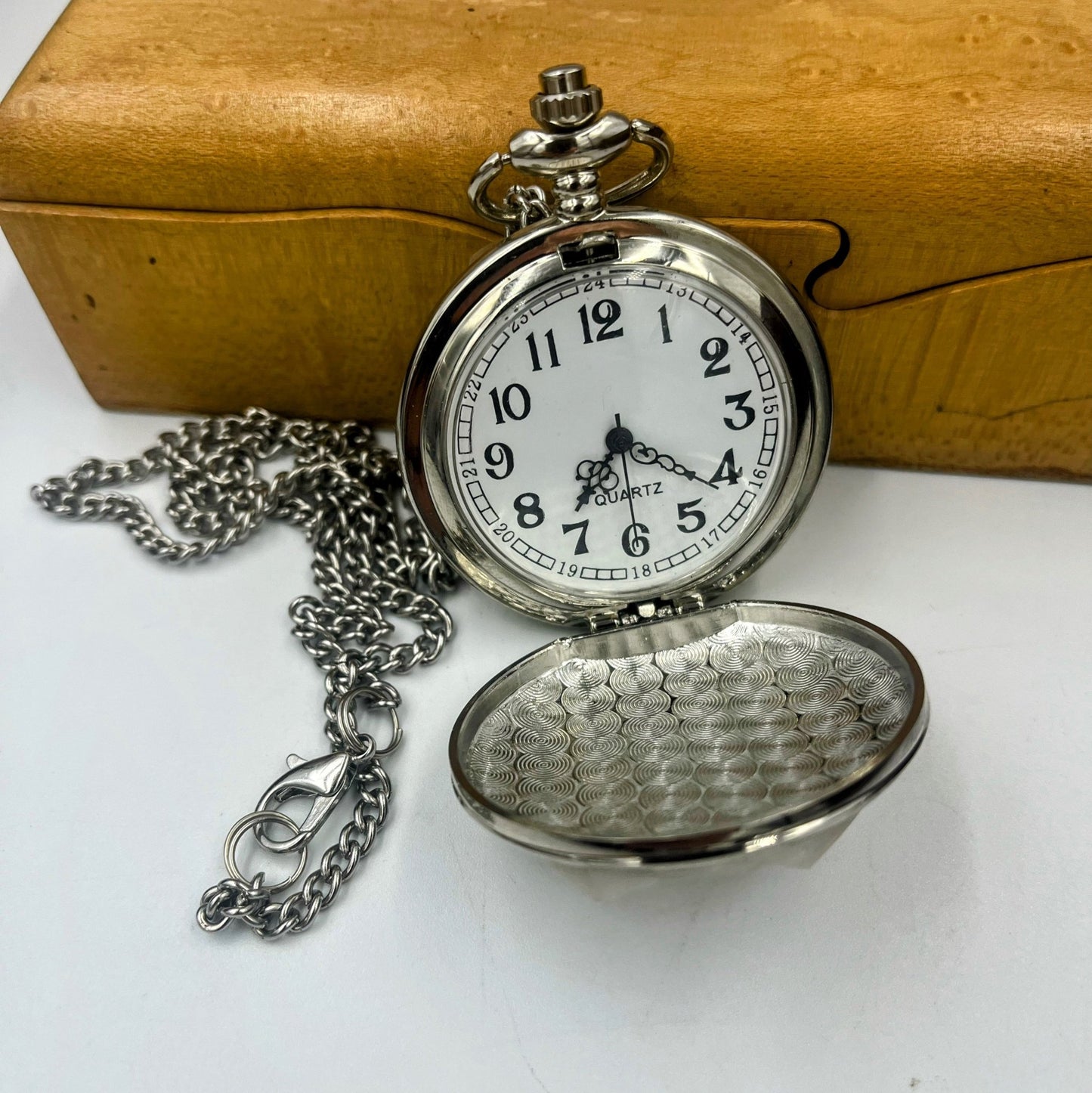 Shiny Quartz Silver Pocket Watch With Chain