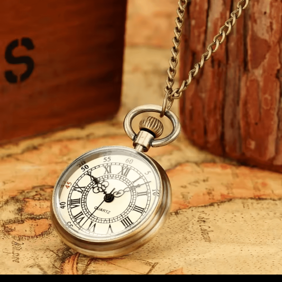 Classic steampunk jewelery pocket watch with necklace chain
